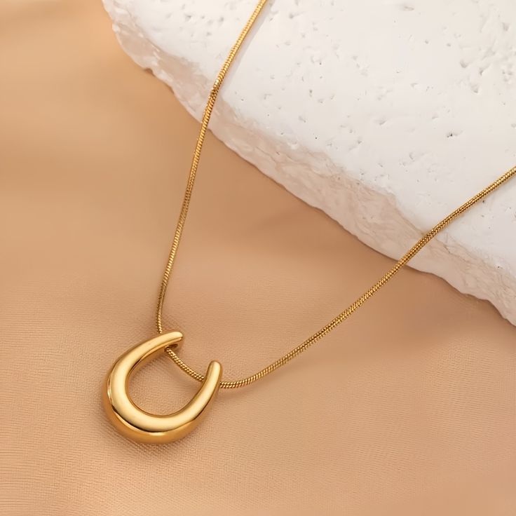Horseshoe Necklace