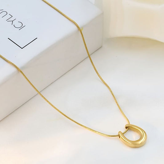 Horseshoe Necklace