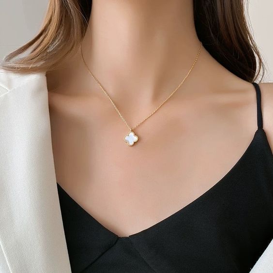 Four Leave Clover Necklace (Double sided)