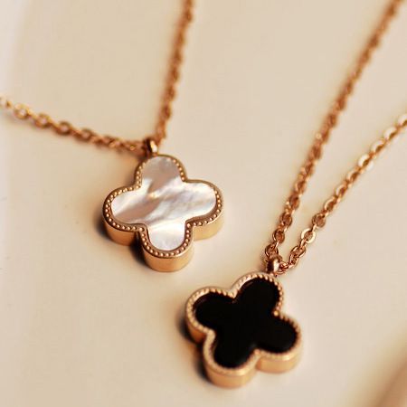 Four Leave Clover Necklace (Double sided)