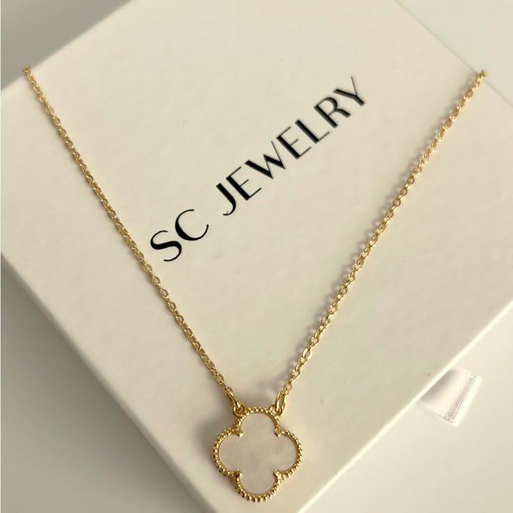 Four Leave Clover Necklace (Double sided)