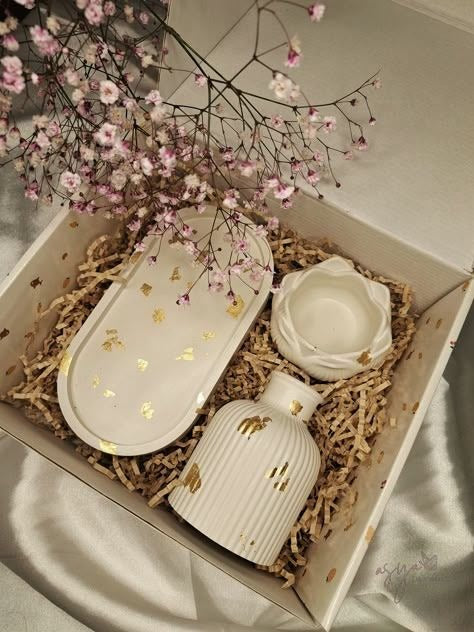 decorative ceramic vase set with lotus flower candle and tray