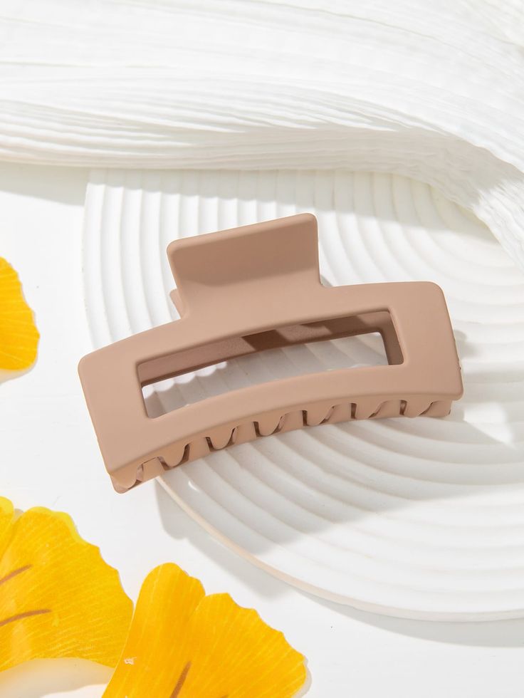 Trendy Rectangle Claw Clip – Minimalist Hair Essential